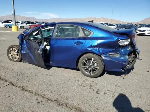 3KPF24AD9PE578872 2023 KIA FORTE - Image 2