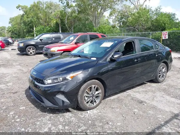 3KPF24AD9PE581299 2023 KIA FORTE - Image 2