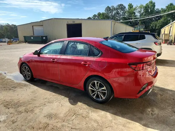 3KPF24AD9PE581898 2023 KIA FORTE - Image 2