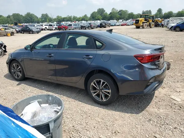 3KPF24AD9PE582842 2023 KIA FORTE - Image 2