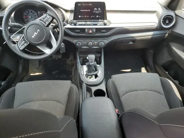 3KPF24AD9PE582842 2023 KIA FORTE - Image 8