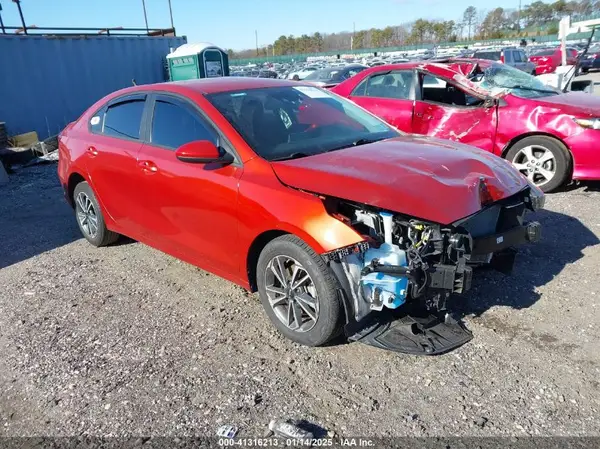 3KPF24AD9PE582923 2023 KIA FORTE - Image 1