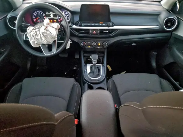 3KPF24AD9PE583327 2023 KIA FORTE - Image 8