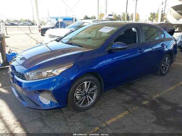 3KPF24AD9PE585157 2023 KIA FORTE - Image 2