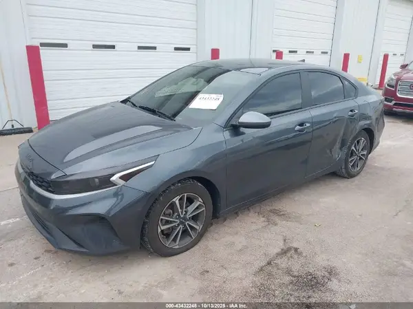 3KPF24AD9PE585367 2023 KIA FORTE - Image 2