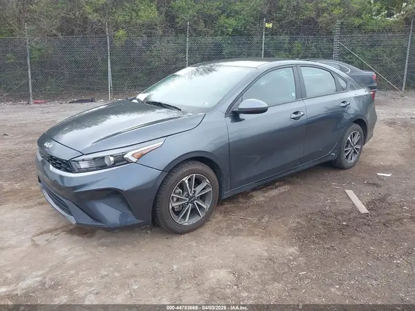 3KPF24AD9PE586504 2023 KIA FORTE - Image 2