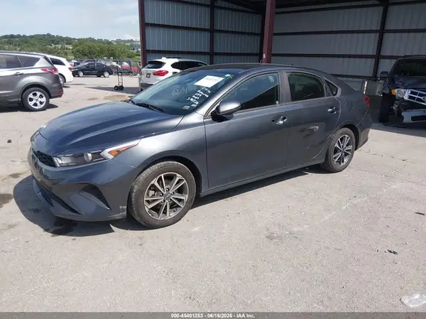 3KPF24AD9PE586776 2023 KIA FORTE - Image 2