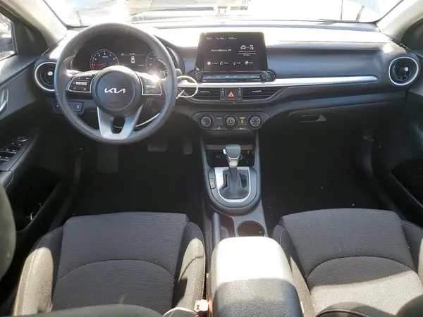 3KPF24AD9PE587135 2023 KIA FORTE - Image 8