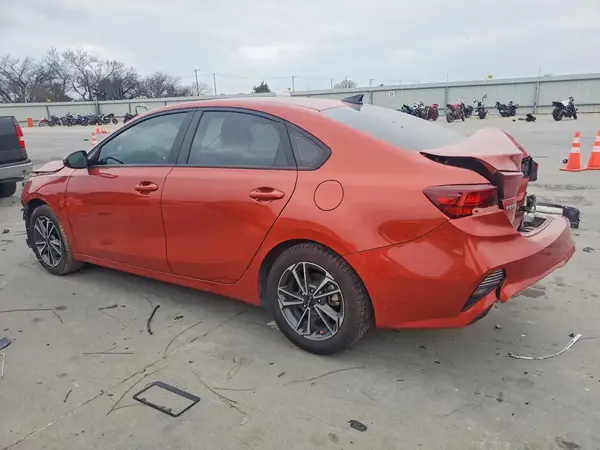 3KPF24AD9PE587605 2023 KIA FORTE - Image 2