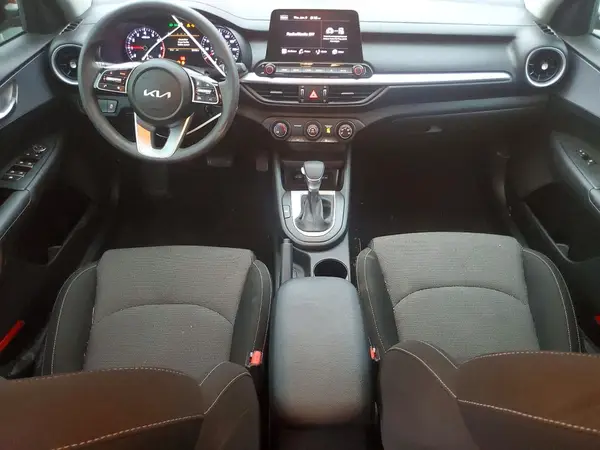 3KPF24AD9PE587605 2023 KIA FORTE - Image 8