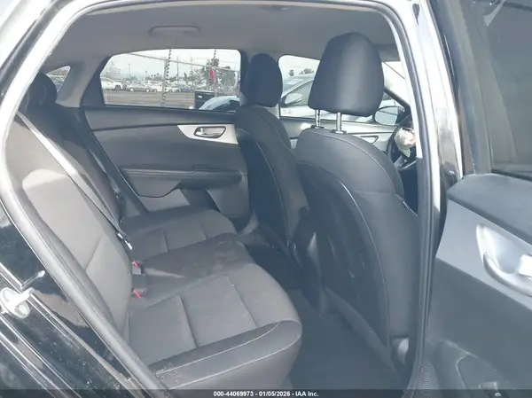 3KPF24AD9PE587717 2023 KIA FORTE - Image 8