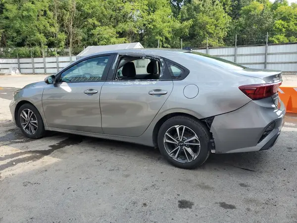 3KPF24AD9PE588611 2023 KIA FORTE - Image 2