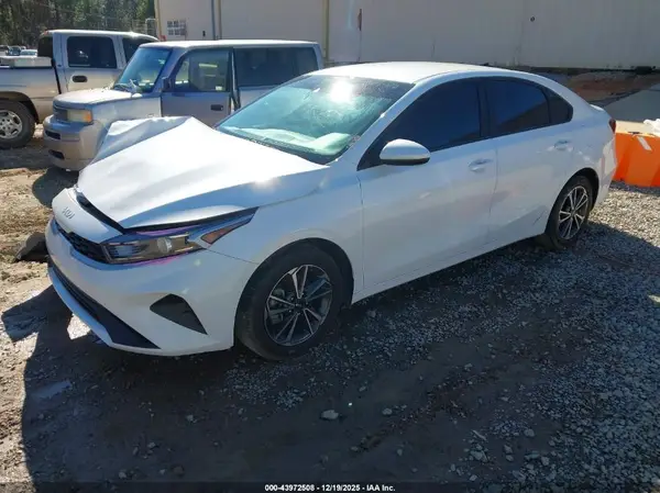 3KPF24AD9PE589029 2023 KIA FORTE - Image 2