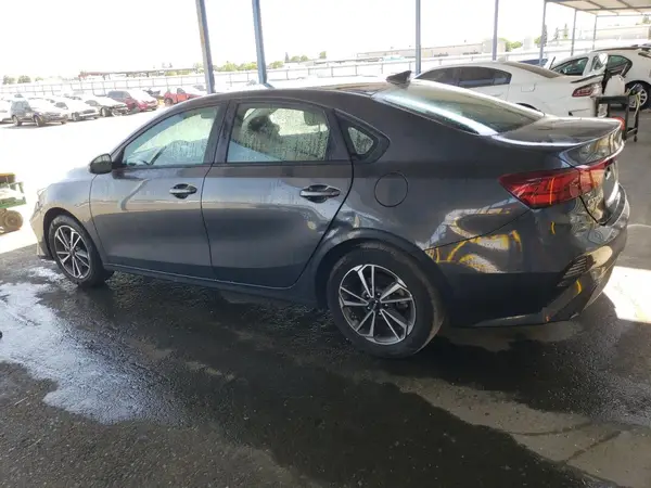 3KPF24AD9PE589855 2023 KIA FORTE - Image 2