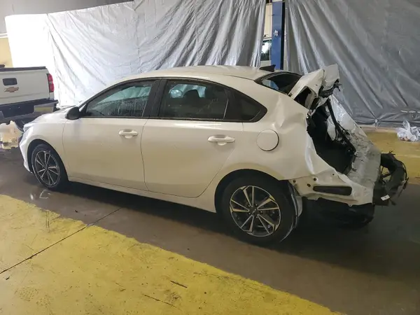 3KPF24AD9PE589984 2023 KIA FORTE - Image 2