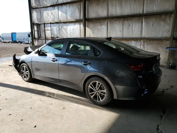 3KPF24AD9PE590195 2023 KIA FORTE - Image 2