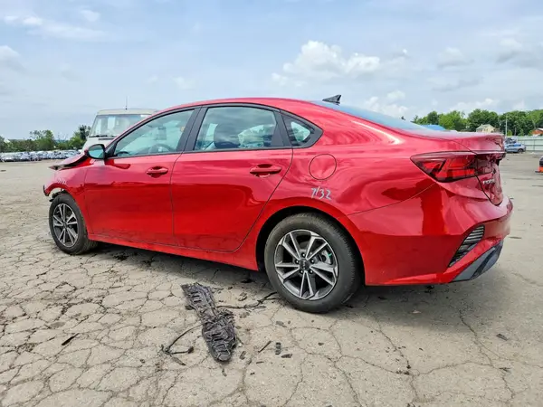 3KPF24AD9PE590388 2023 KIA FORTE - Image 2