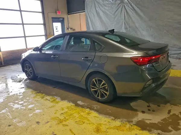 3KPF24AD9PE590892 2023 KIA FORTE - Image 2