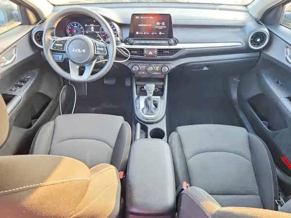 3KPF24AD9PE594814 2023 KIA FORTE - Image 8
