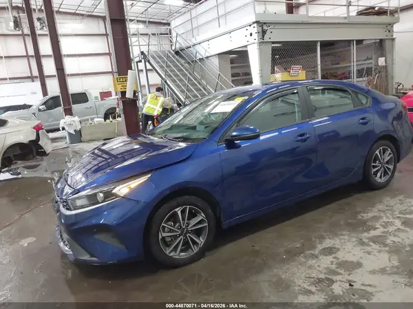 3KPF24AD9PE595915 2023 KIA FORTE - Image 2