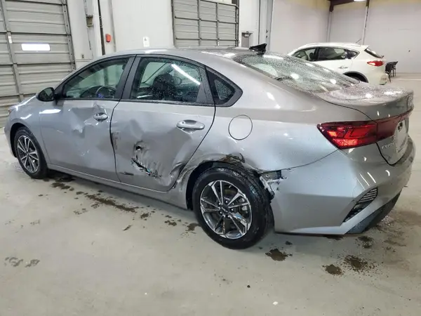 3KPF24AD9PE596708 2023 KIA FORTE - Image 2