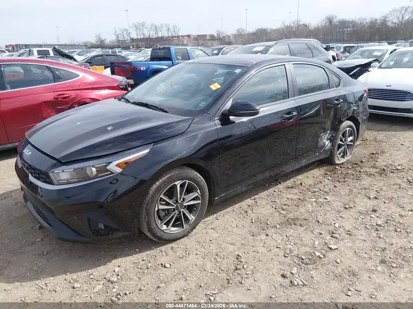 3KPF24AD9PE598667 2023 KIA FORTE - Image 2