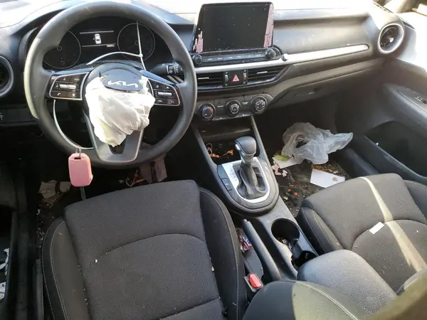 3KPF24AD9PE600997 2023 KIA FORTE - Image 8