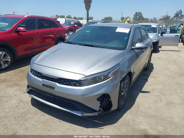3KPF24AD9PE606962 2023 KIA FORTE - Image 2