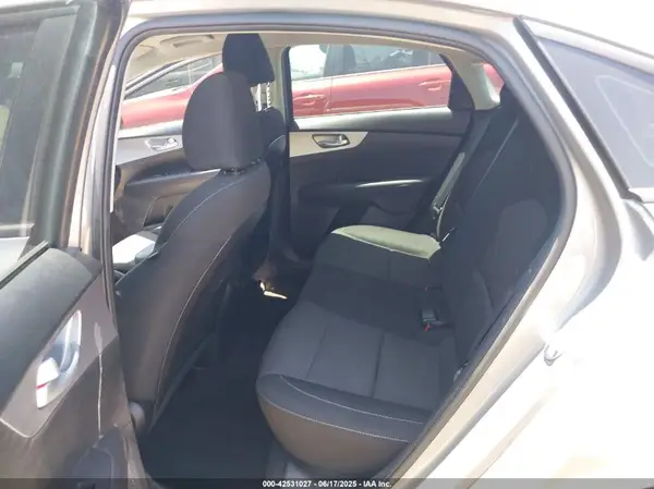 3KPF24AD9PE606962 2023 KIA FORTE - Image 8