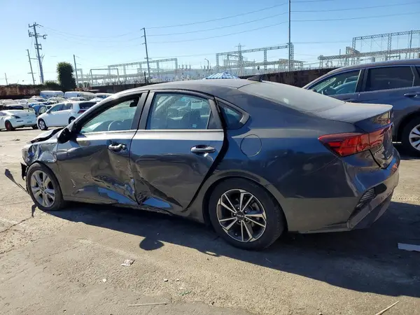 3KPF24AD9PE607979 2023 KIA FORTE - Image 2