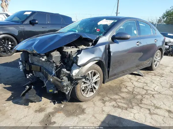 3KPF24AD9PE608467 2023 KIA FORTE - Image 2