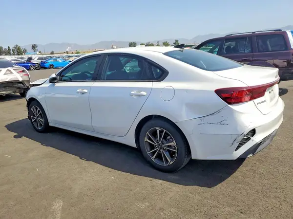 3KPF24AD9PE609053 2023 KIA FORTE - Image 2