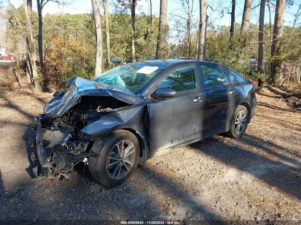3KPF24AD9PE609912 2023 KIA FORTE - Image 2