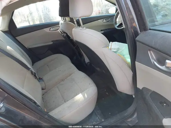 3KPF24AD9PE609912 2023 KIA FORTE - Image 8