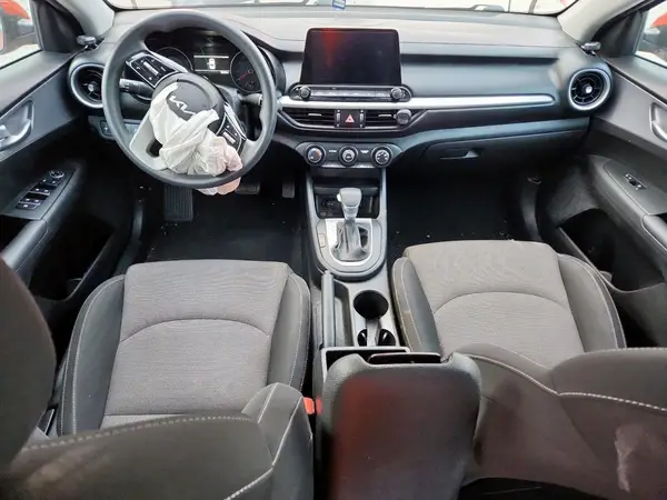 3KPF24AD9PE611143 2023 KIA FORTE - Image 8