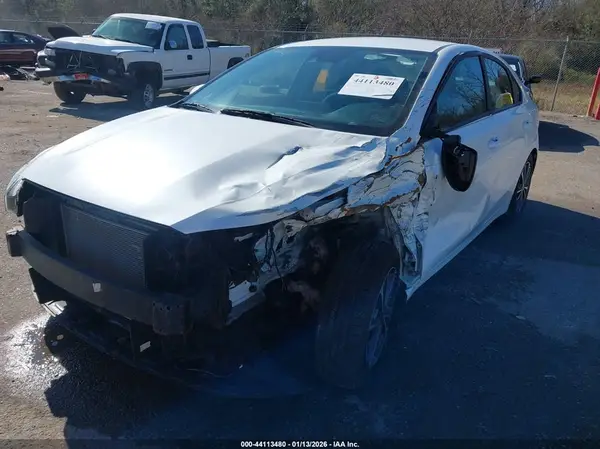3KPF24AD9PE611580 2023 KIA FORTE - Image 2