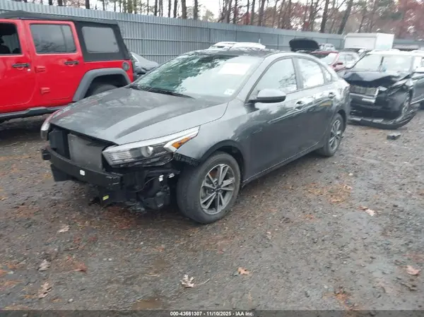 3KPF24AD9PE615595 2023 KIA FORTE - Image 2
