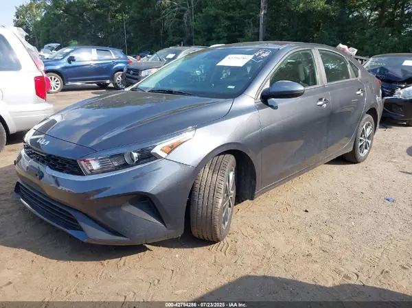 3KPF24AD9PE616049 2023 KIA FORTE - Image 2