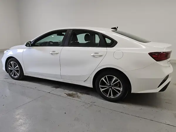 3KPF24AD9PE616133 2023 KIA FORTE - Image 2