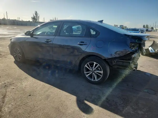 3KPF24AD9PE616780 2023 KIA FORTE - Image 2
