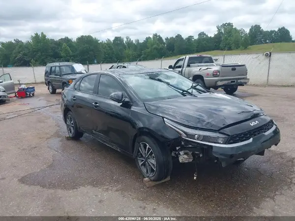 3KPF24AD9PE618383 2023 KIA FORTE - Image 1