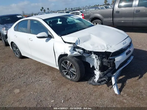 3KPF24AD9PE618769 2023 KIA FORTE - Image 1