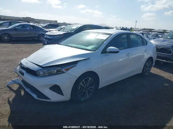3KPF24AD9PE618769 2023 KIA FORTE - Image 2