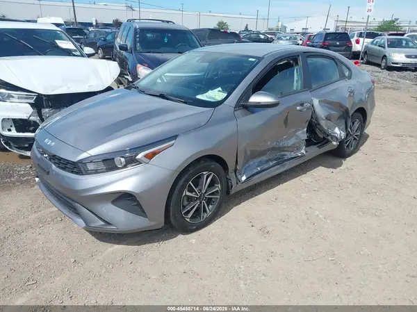 3KPF24AD9PE620523 2023 KIA FORTE - Image 2