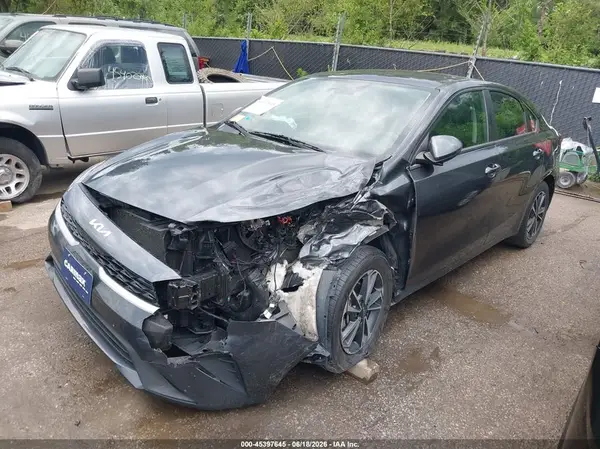 3KPF24AD9PE621526 2023 KIA FORTE - Image 2
