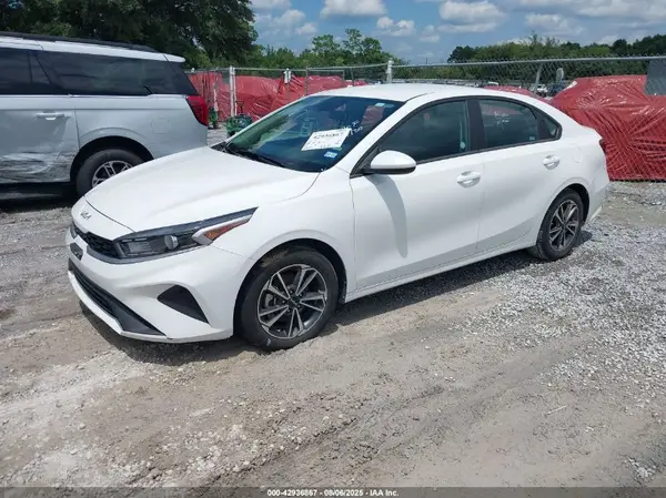 3KPF24AD9PE623762 2023 KIA FORTE - Image 2