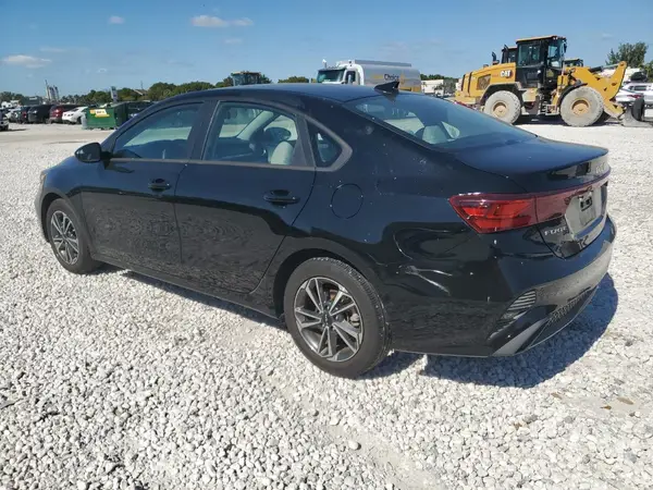 3KPF24AD9PE624328 2023 KIA FORTE - Image 2