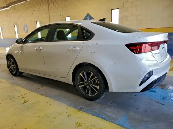 3KPF24AD9PE624751 2023 KIA FORTE - Image 2