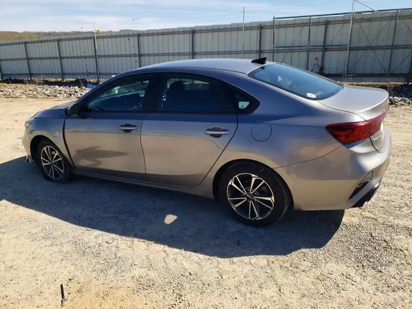 3KPF24AD9PE626208 2023 KIA FORTE - Image 2