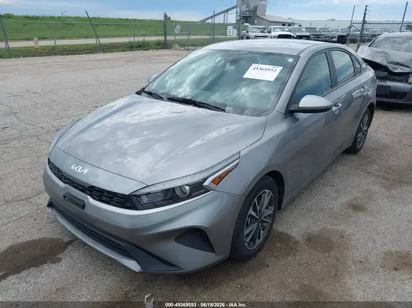 3KPF24AD9PE626211 2023 KIA FORTE - Image 2